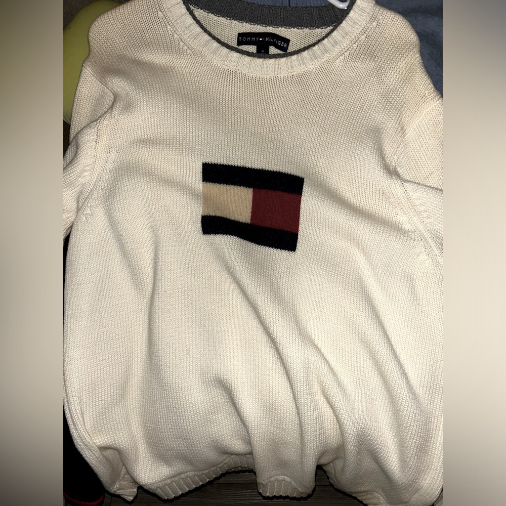 Tommy Hilfiger sweater